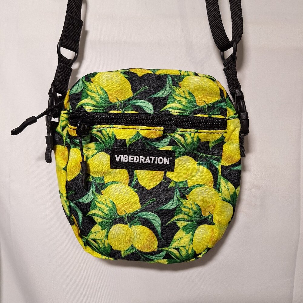 NWOT Vibedration Messenger/Crossbody Bag - Lemons